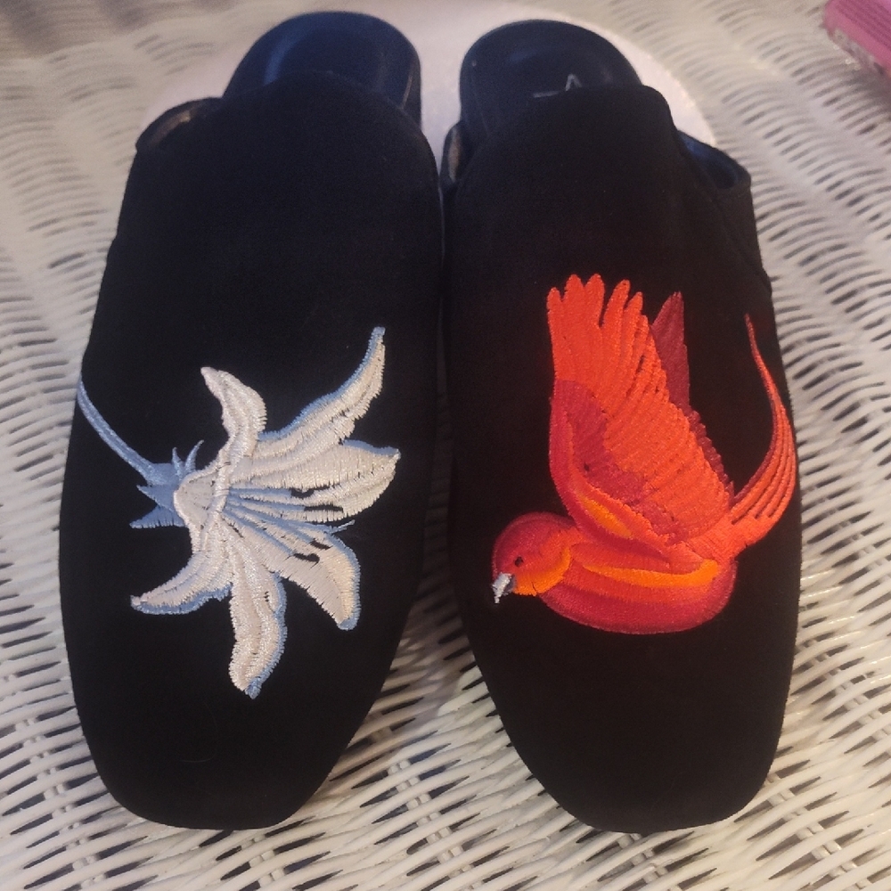 Aquatalia Black Slippers with Embroidered Bird and Flower